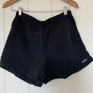 Patagonia women’s black barely baggy shorts 2 1/2 inch size medium